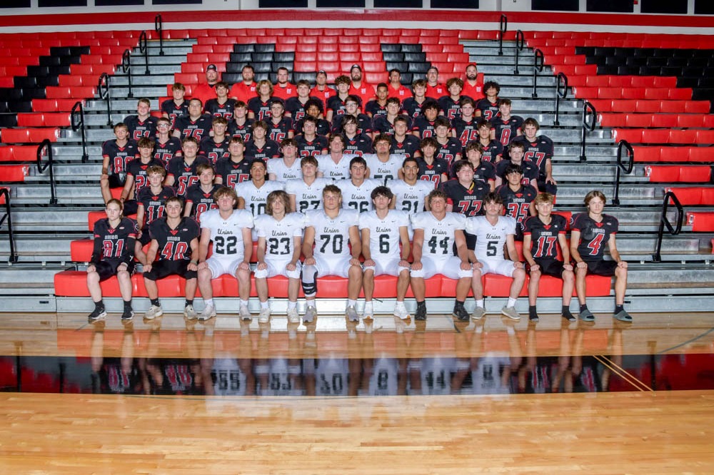 V Football 25