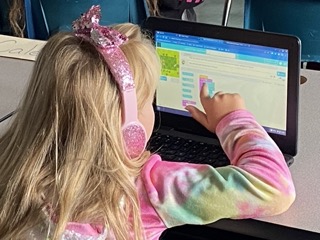 girll at computer