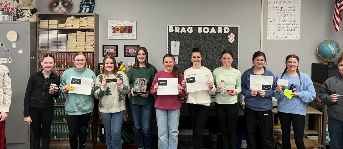 7th graders received incentives for meeting their reading goal for second quarter