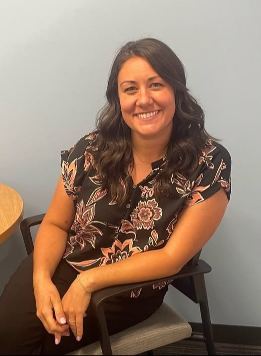 Photo of Amanda Rivers posing & smiling - Johnson Elementary School Principal