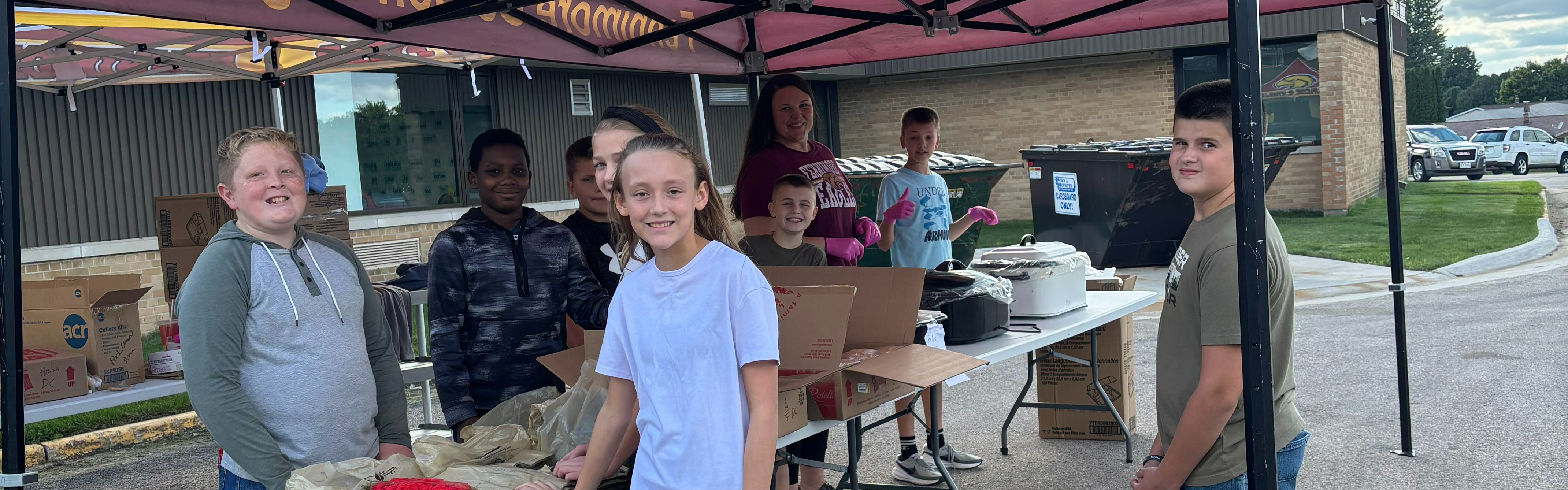 ms students help with pork chop fundraiser