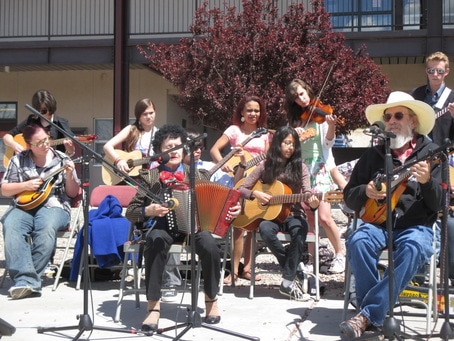 ACOUSTIC AMERICANA STUDENTS JOIN NEW MEXICAN MUSICAL LEGEND ANTONIA APODACA IN PERFORMANCE FOR ATC 5/7/15