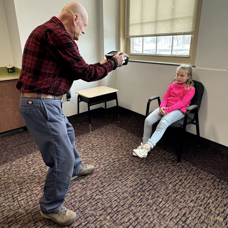 eye screening with student