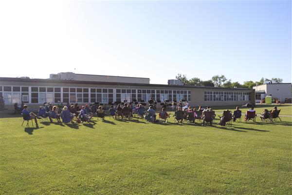 Live Music Returns with “Concert in the Lawn” photos