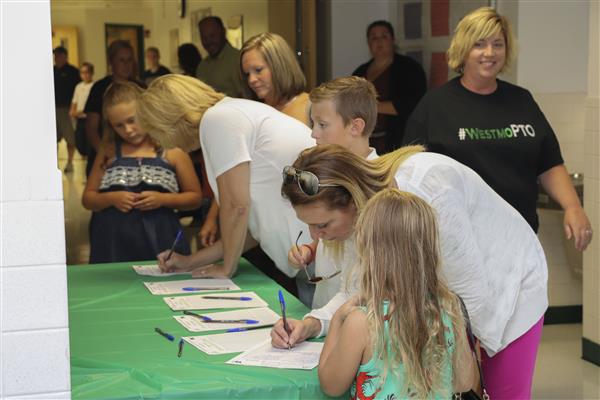 Upper Elementary School Kicks Off New School Year with Orientation and Family BBQ Photos