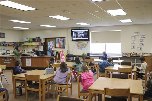 Second Grade Class Learns About Weaving