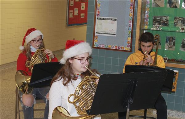 12/21/21 - Brass Ensemble Performs Holiday Concert for Primary ...