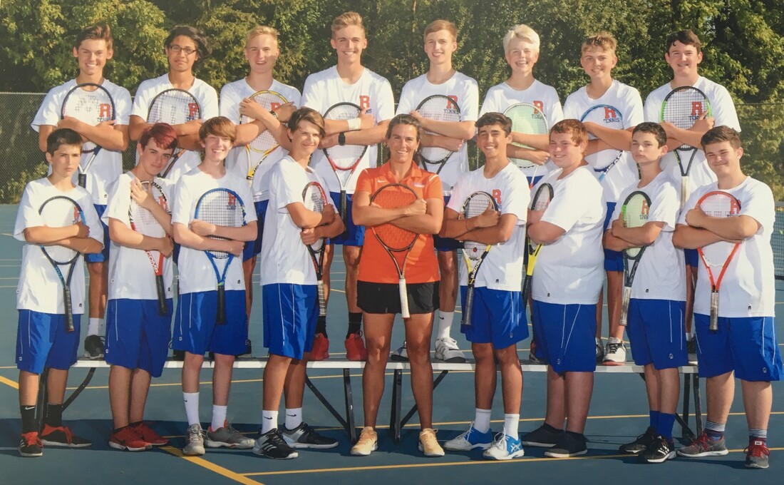 2018-2019 tennis team photo