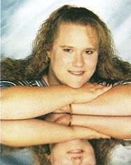 Grave, Cassie