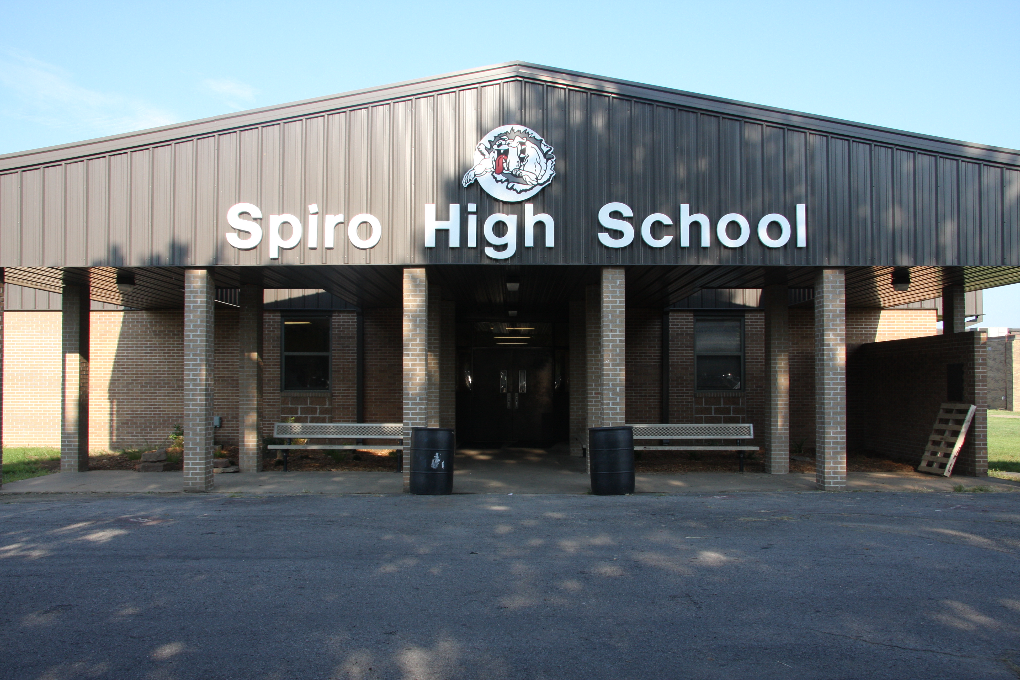 the front of Spiro High School