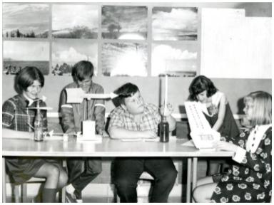 1950s students doing science experiments