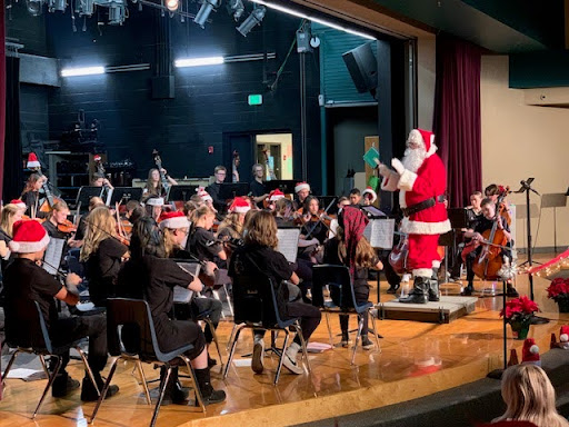 pic of students at choir concert