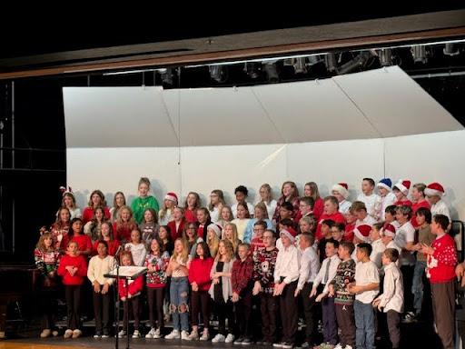 pic of students at choir concert