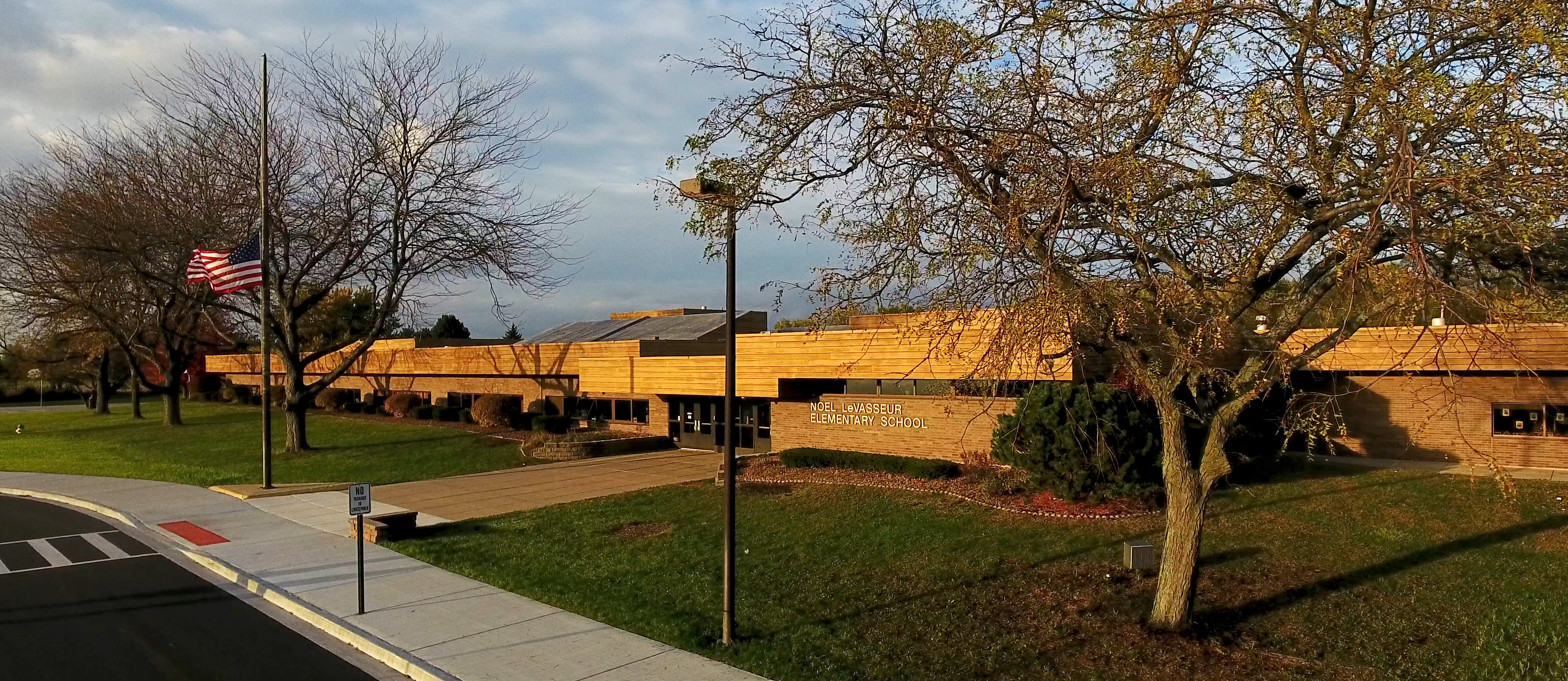 Full view of the front of Noel LeVasseur Elementary School.