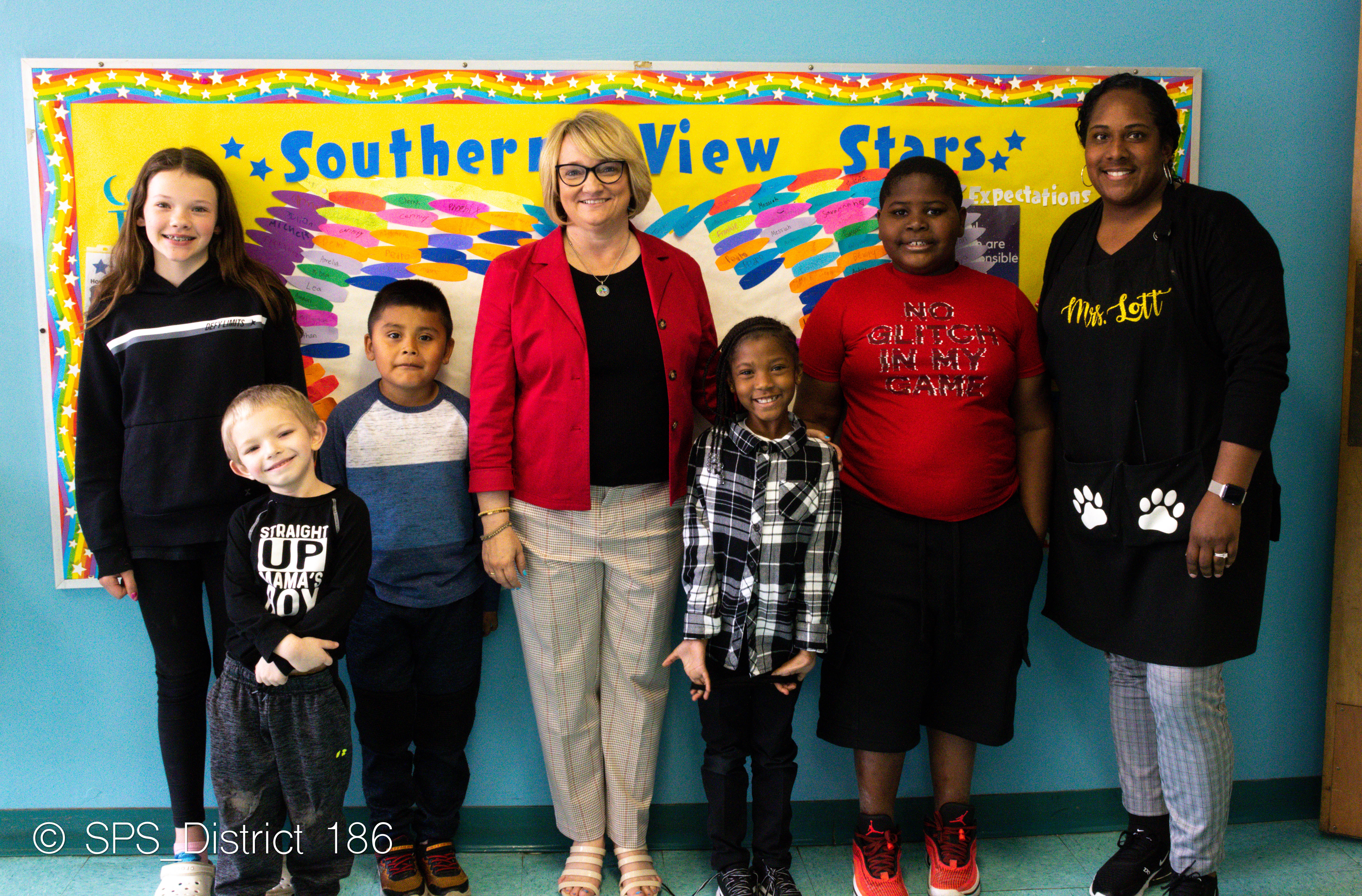 Southern View principal and students with Superintendent Jennifer Gill 