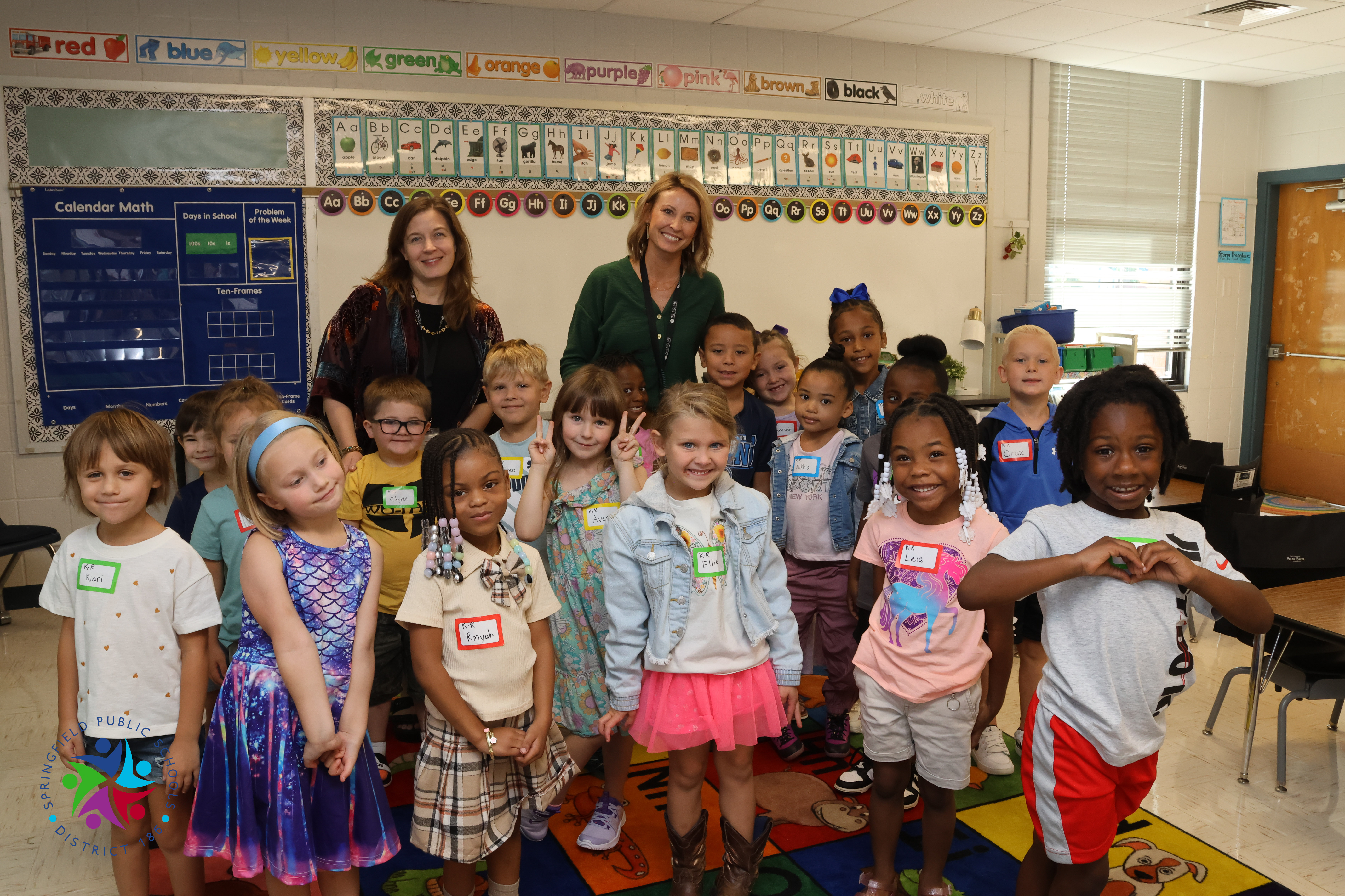 Mrs. Flip & students in kindergarten