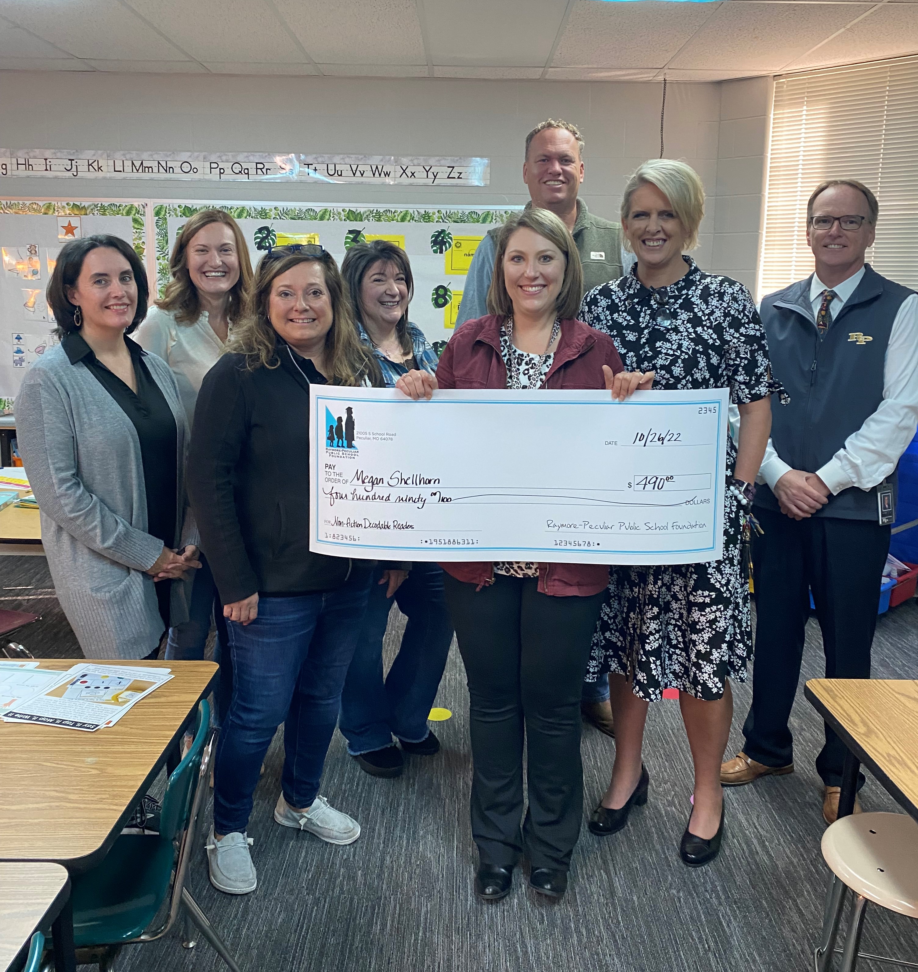 Stonegate Elementary Reading Interventionist Megan Shellhorn received a grant award.