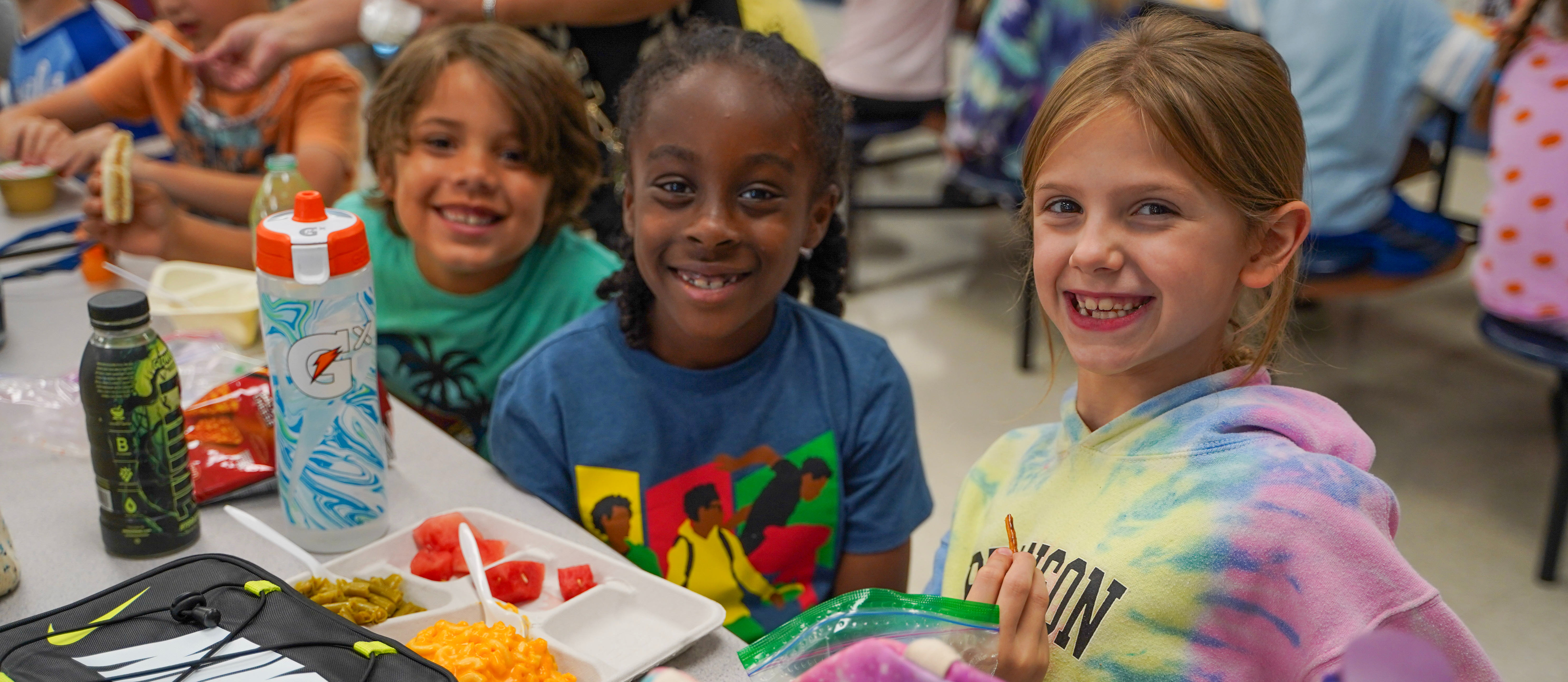 Peculiar Elementary students enjoying lunch