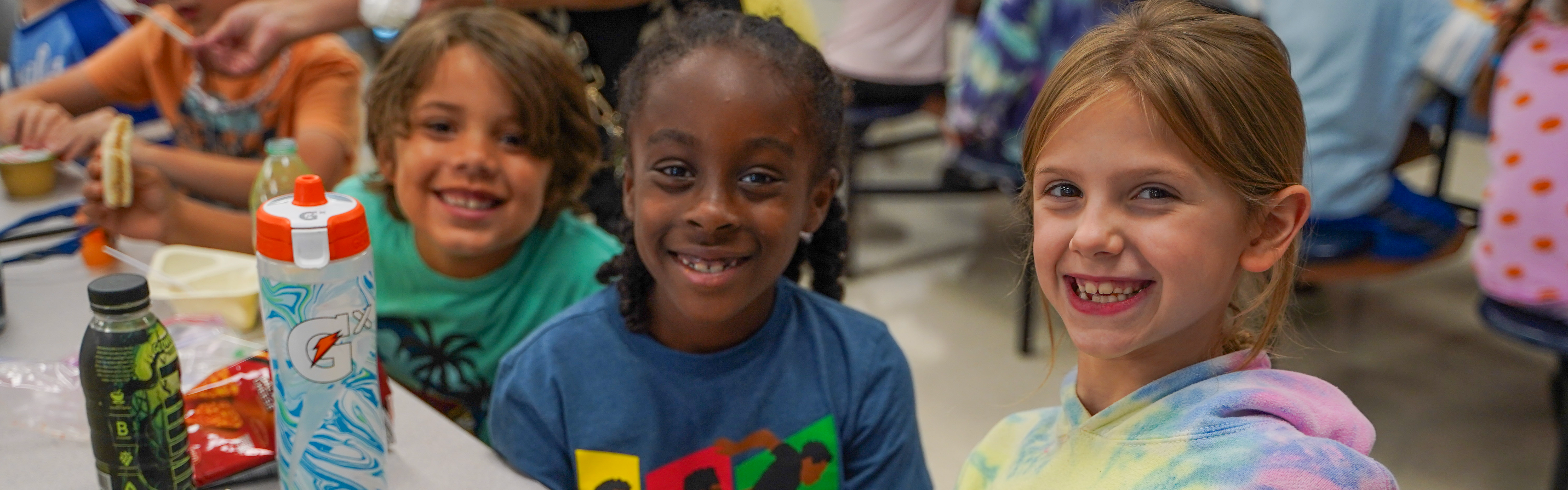 Peculiar Elementary students enjoying lunch
