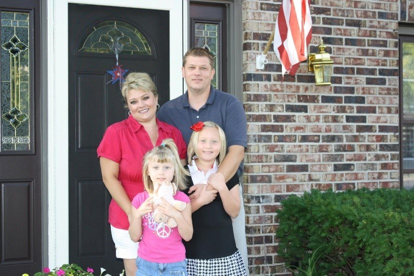 Picture of 1985 Benjamin Graduate Vincent Engstrom and his family