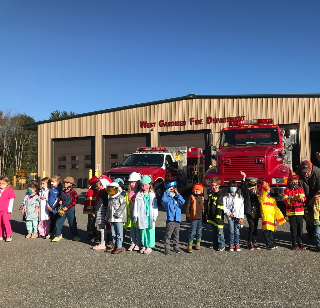 Students visit the fire station.
