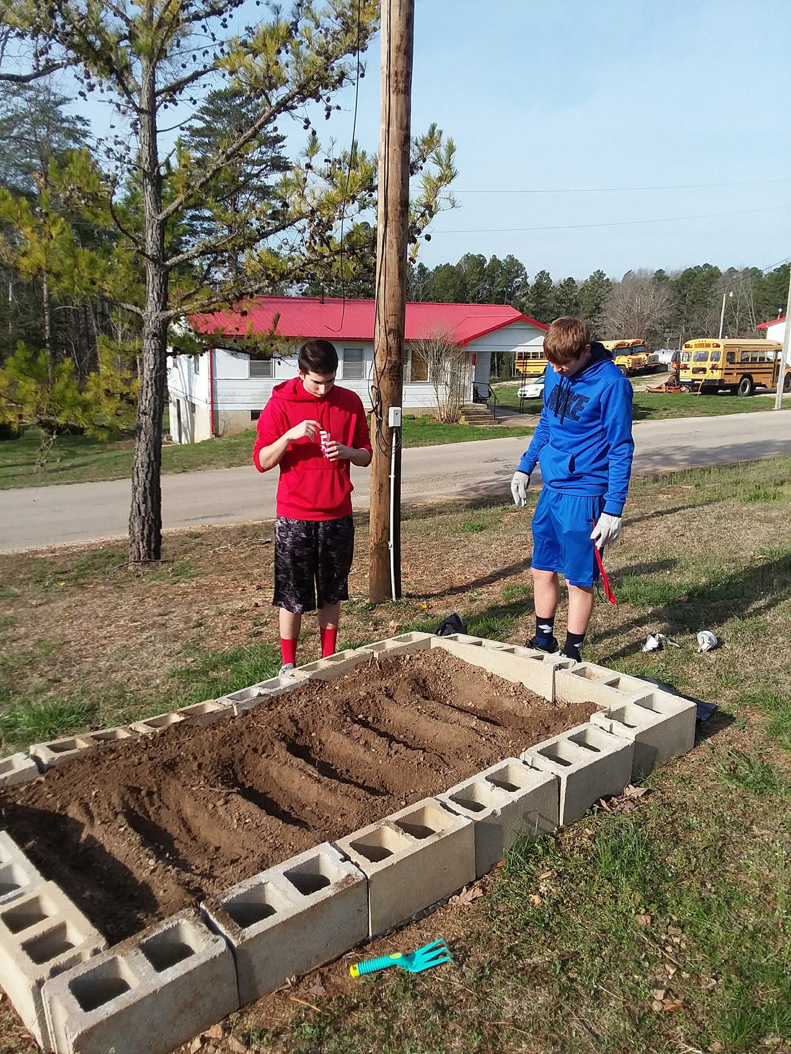  Mrs. Thompson's Botany class working on their gardens.