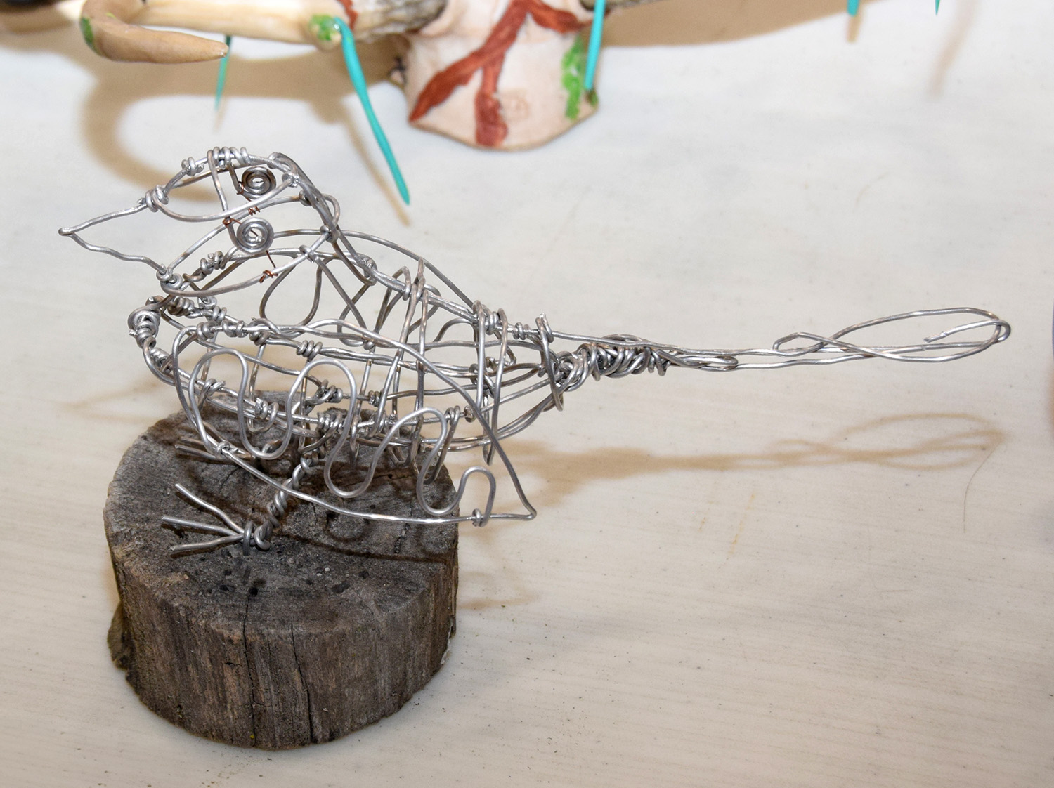Wire bird sculpture