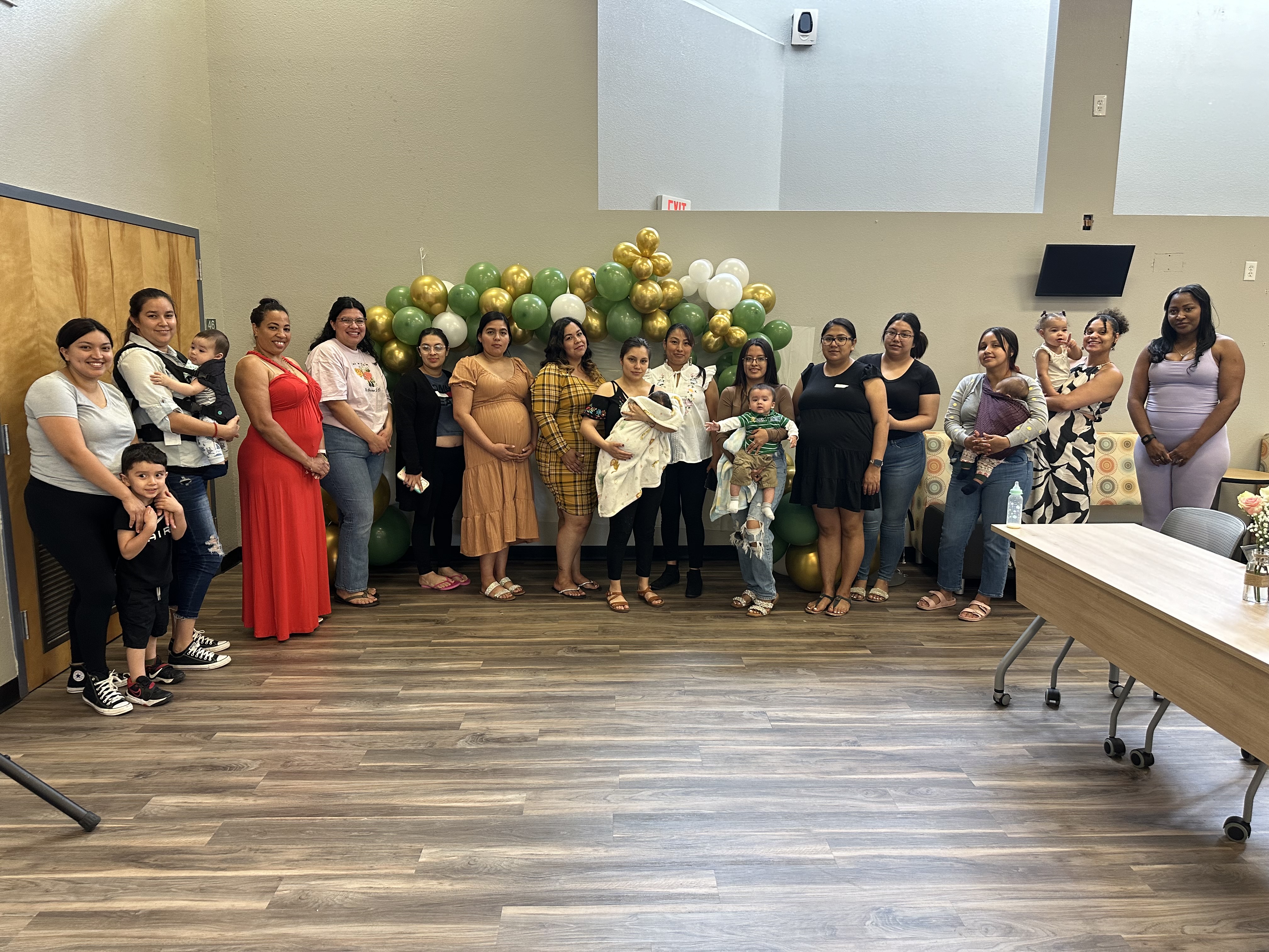 group of participants from community babyshower