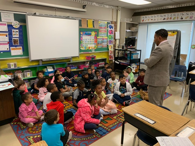 Dr. Carlos Cotto had a great time reading to students at Dr. Martin Luther King Jr. Elementary School this week.