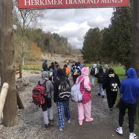 Students entering the Herkimer Diamond Mines