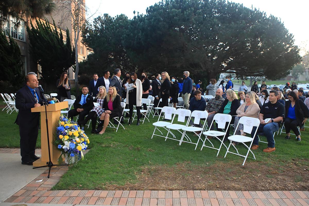 El Segundo High School Hosts Library Modernization Ribbon-Cutting Ceremony