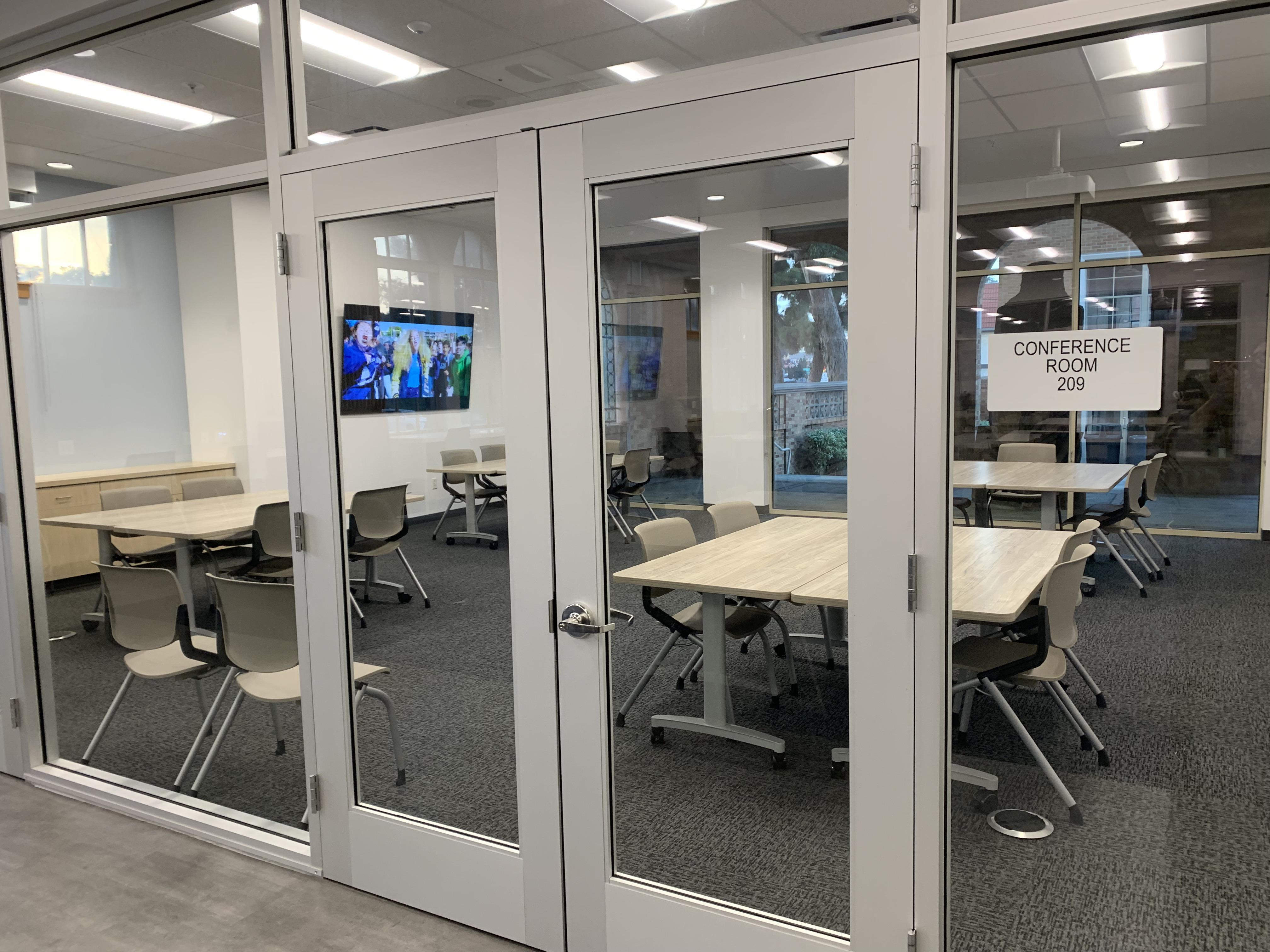 El Segundo High School Hosts Library Modernization Ribbon-Cutting Ceremony