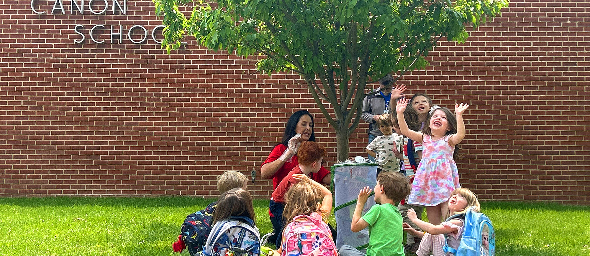 GALLERY: Comets Players Read To Children