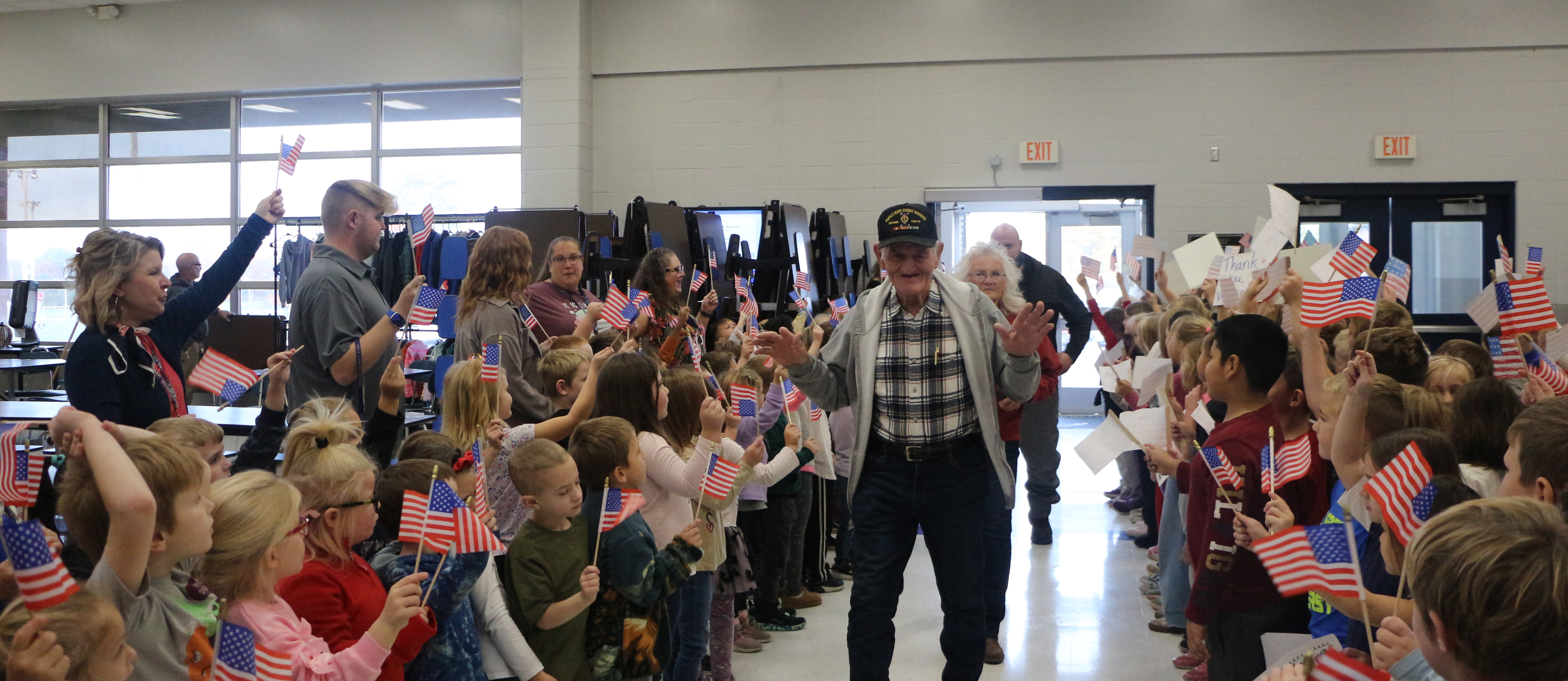 Veteran's welcome by elementary students